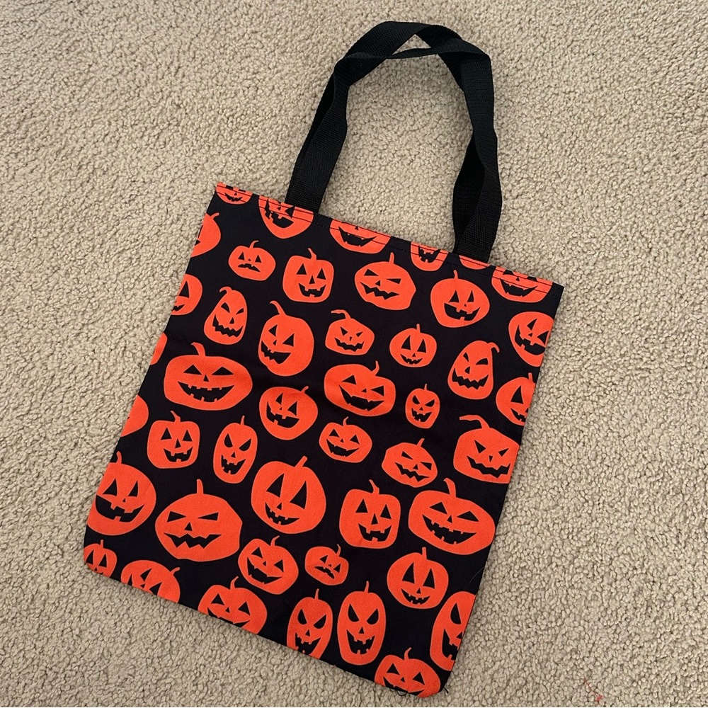 Halloween trick or treat candy bag! - Picture 1 of 3